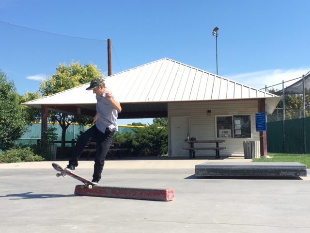 dave fuller front blunt at broomfield skatepark